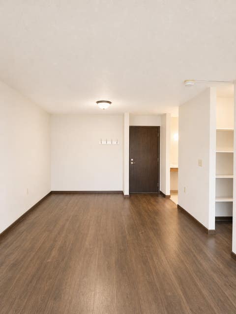 Apartment For Rent - 812 Hills Avenue<br/> Jackson, MN 56143