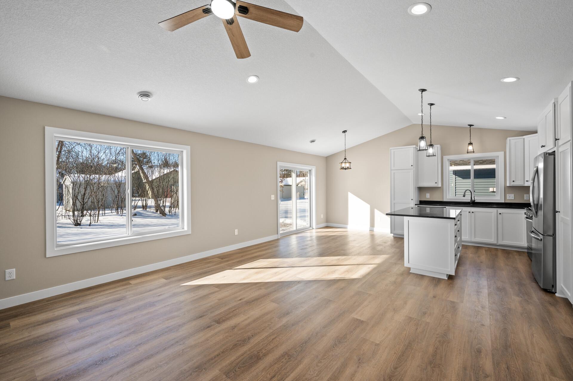 38636 Hawthorne Avenue, North Branch, Minnesota image 4
