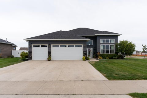 Homes For Sale - 902 50th Avenue<br/> West Fargo, ND 58078