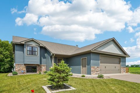 Homes For Sale - 541 Prairie Road<br/> New Richmond, WI 54017