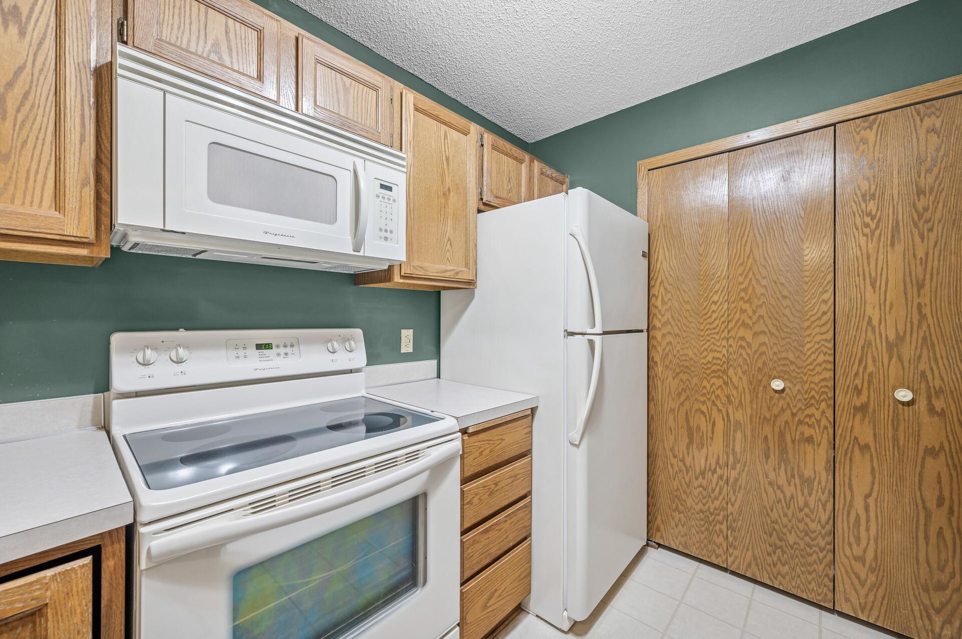 921 Pond View Court, Saint Paul, Minnesota image 9