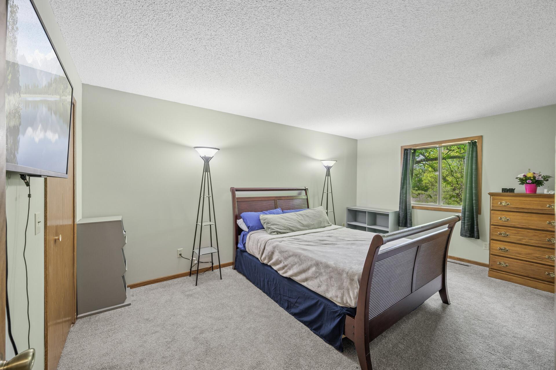 921 Pond View Court, Saint Paul, Minnesota image 16