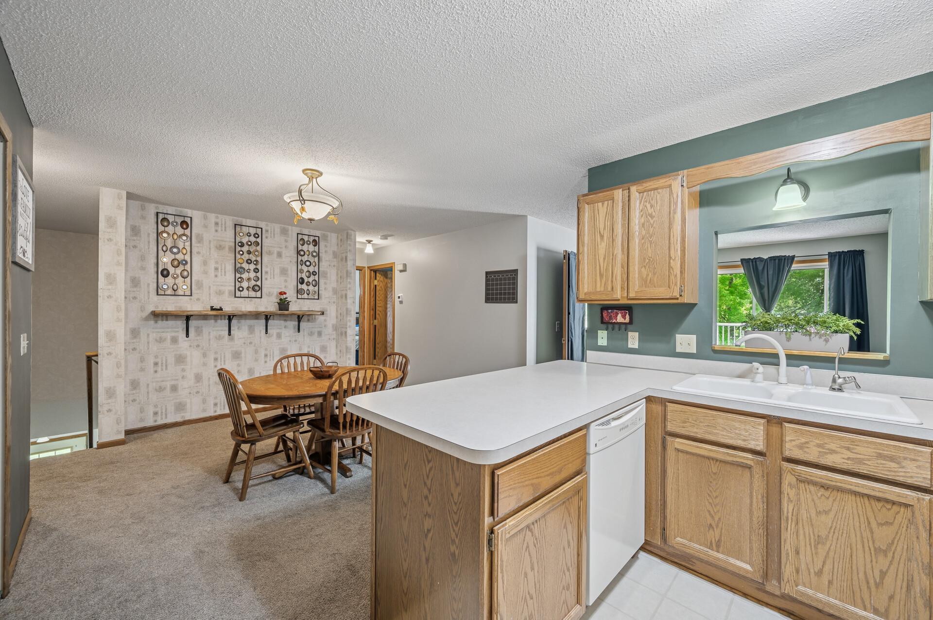 921 Pond View Court, Saint Paul, Minnesota image 7
