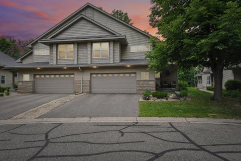Townhouse For Sale - 1026 Saint Johns Bay<br/> Woodbury, MN 55129