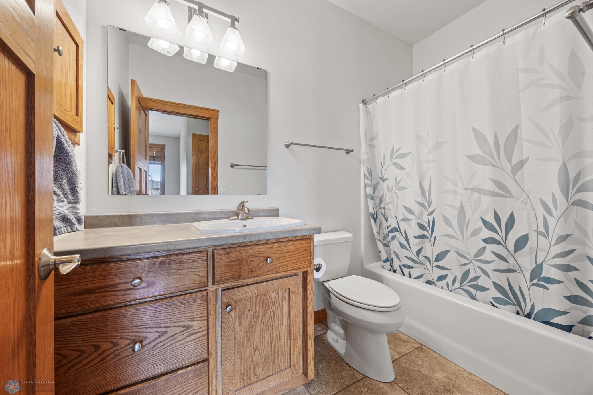 4146 Houkom Court, Fargo, North Dakota image 24