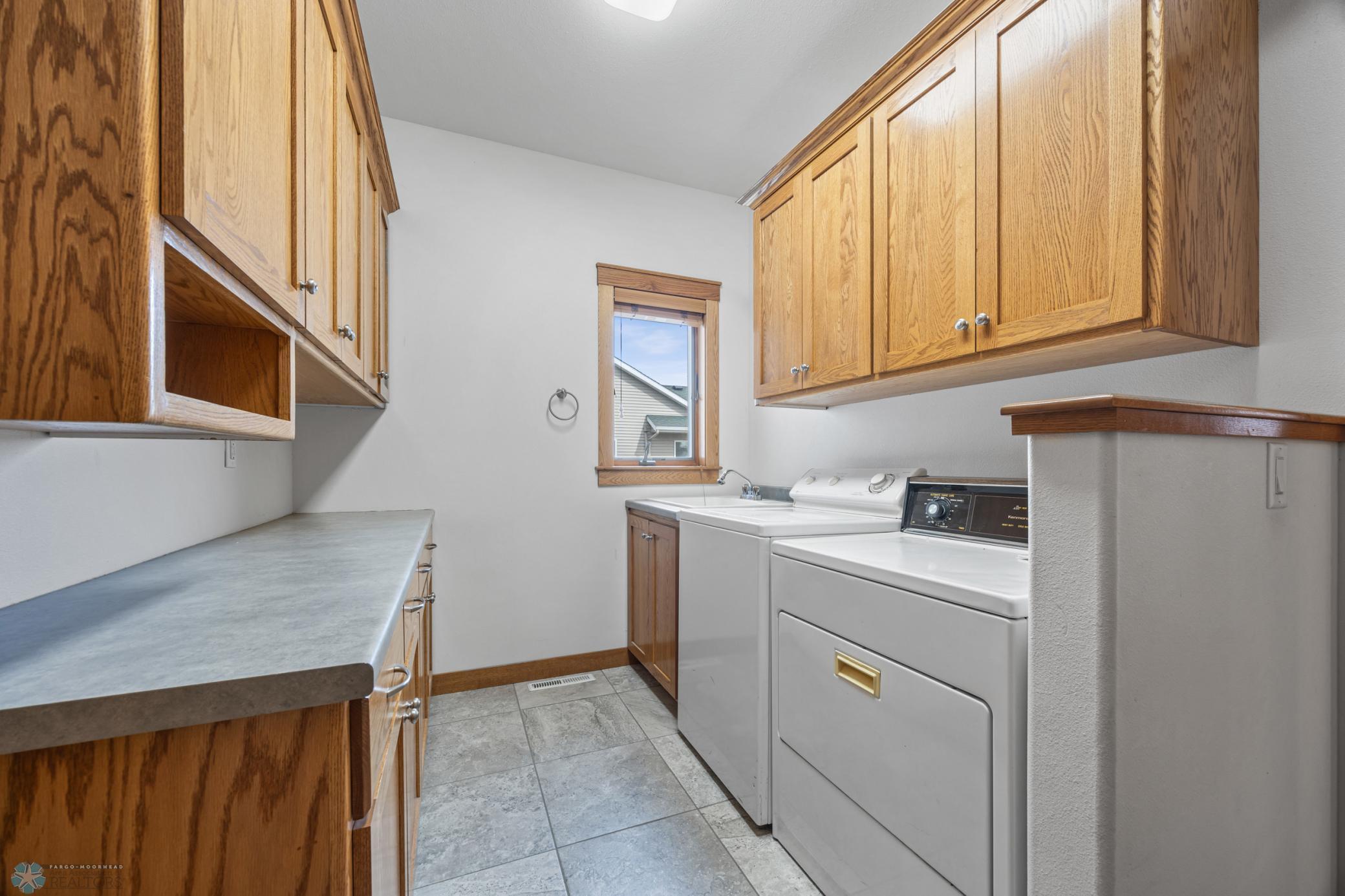 4146 Houkom Court, Fargo, North Dakota image 25