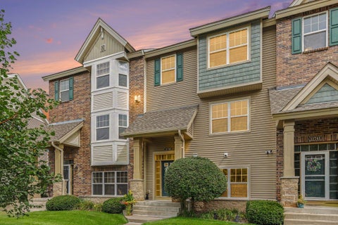 Townhouse For Sale - 11743 Emery Village Drive<br/> Hennepin County, Champlin, MN 55316