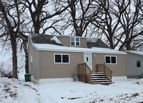 Homes For Sale - 108 Maple Street<br/> Jackson County, Jackson, MN 56143