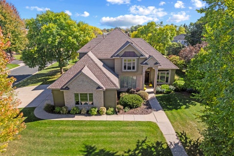 Homes For Sale - 8048 Ranchview Lane<br/> Maple Grove, MN 55311