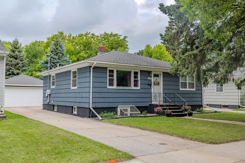 Homes For Sale - 421 S 18th Street<br/> Clay County, Moorhead, MN 56560