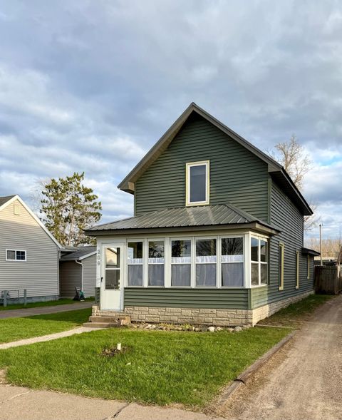 Homes For Sale - 209 3rd Street<br/> Aitkin County, Aitkin, MN 56431