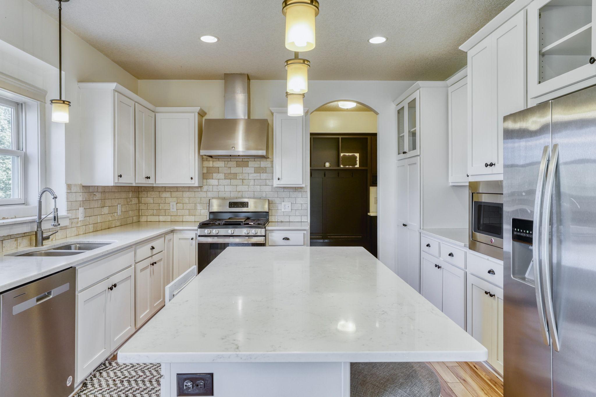 1730 Deephaven Drive, Saint Paul, Minnesota image 15