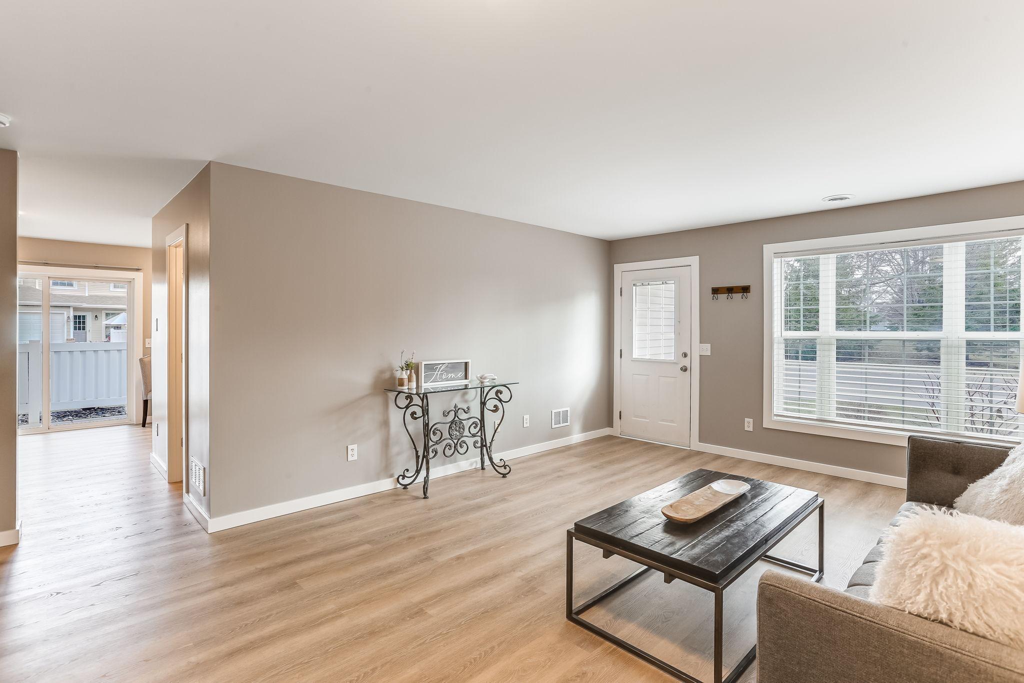 318 Wilderness Drive, Chaska, Minnesota image 3