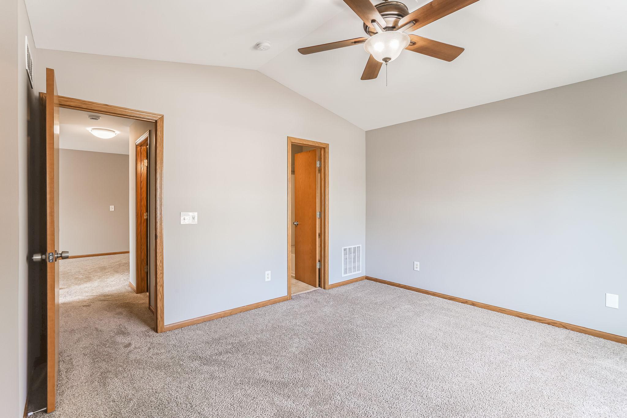 318 Wilderness Drive, Chaska, Minnesota image 16