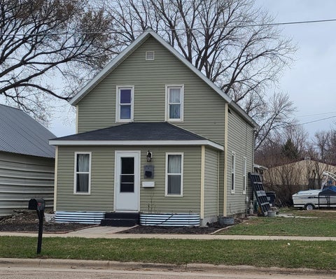 Homes For Sale - 106 N Chapman Street<br/> Lyon County, Ghent, MN 56239