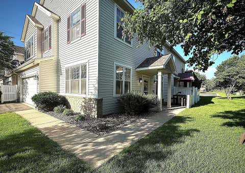Townhouse For Sale - 868 Princeton Avenue<br/> Shakopee, MN 55379