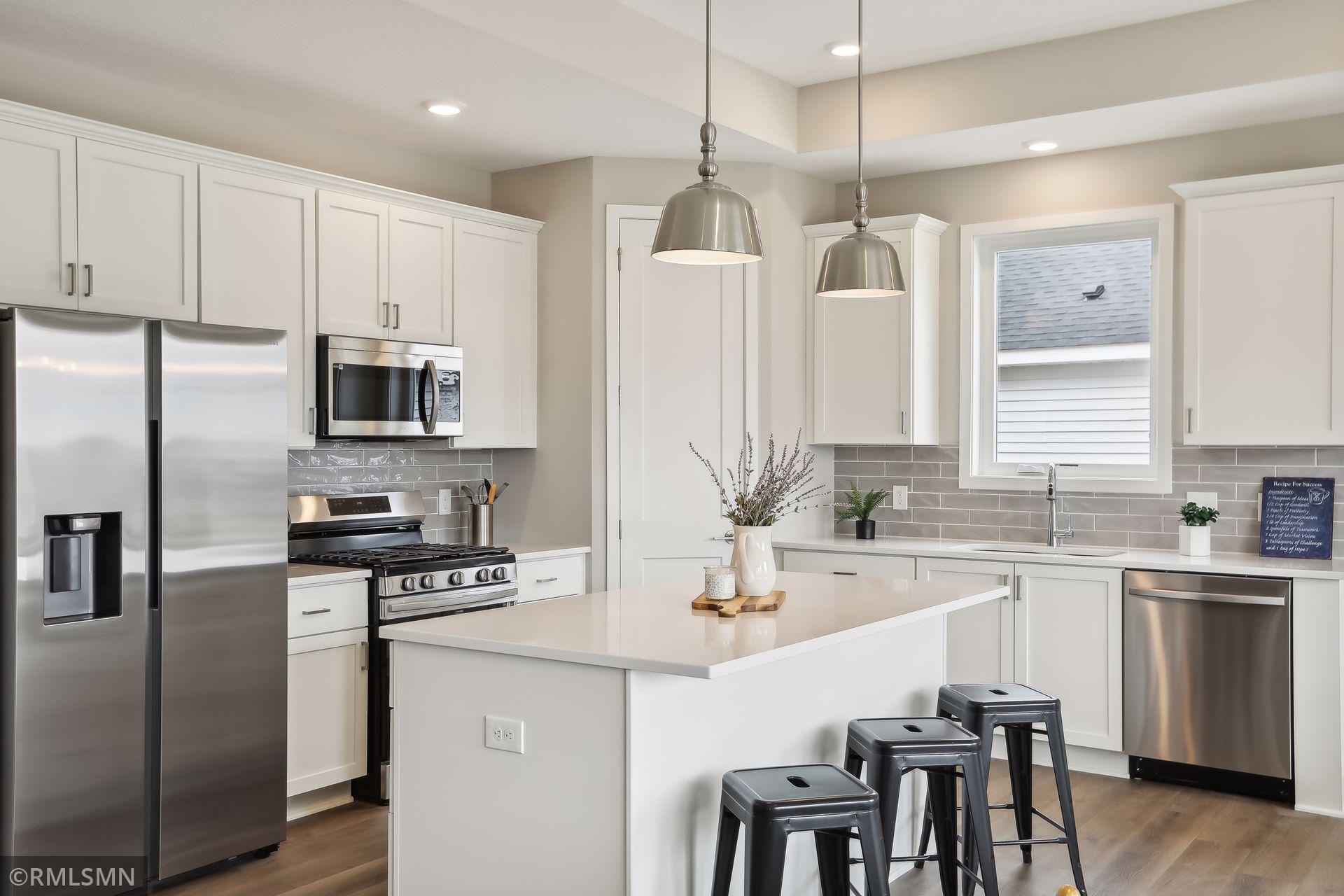 9176 62nd Street, Cottage Grove, Minnesota image 3