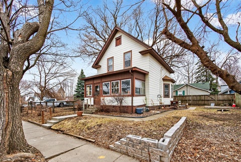Homes For Sale - 632 Manomin Avenue<br/> Ramsey County, Saint Paul, MN 55107