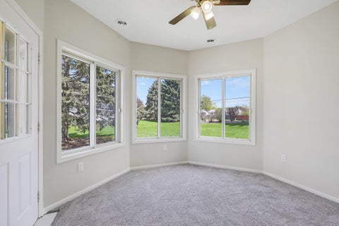 Townhouse For Sale - 7592 Hinton Park Avenue<br/> Cottage Grove, MN 55016