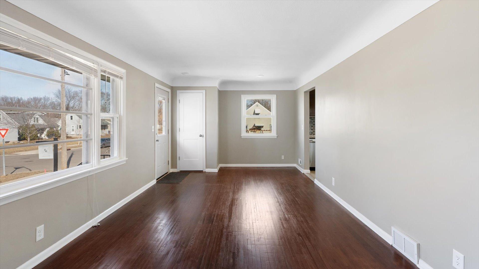 4757 6th Street, Minneapolis, Minnesota image 2