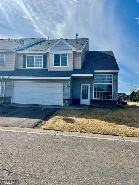 Townhouse For Sale - 301 Roosevelt Street<br/> Cambridge, MN 55008