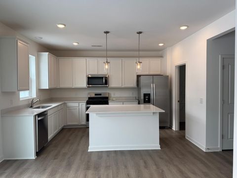 Homes For Sale - 4971 Airlake Drive<br/> Woodbury, MN 55129