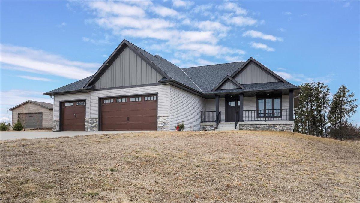 24035 Scarlet Oak Court, Richmond, Minnesota image 3