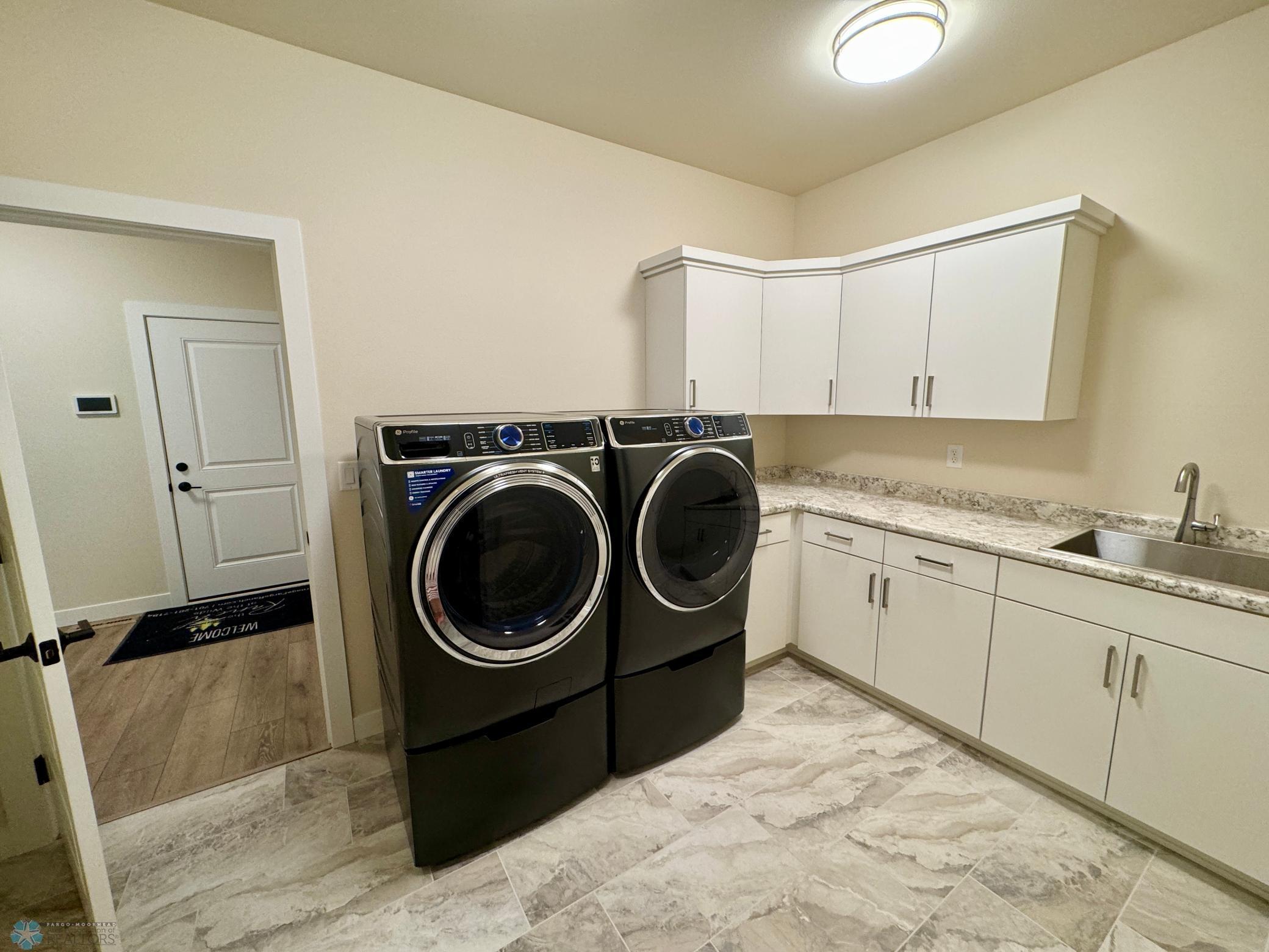 West Fargo, North Dakota 58078, United States, 3 Bedrooms Bedrooms, ,3 BathroomsBathrooms,Residential,Pending,49815