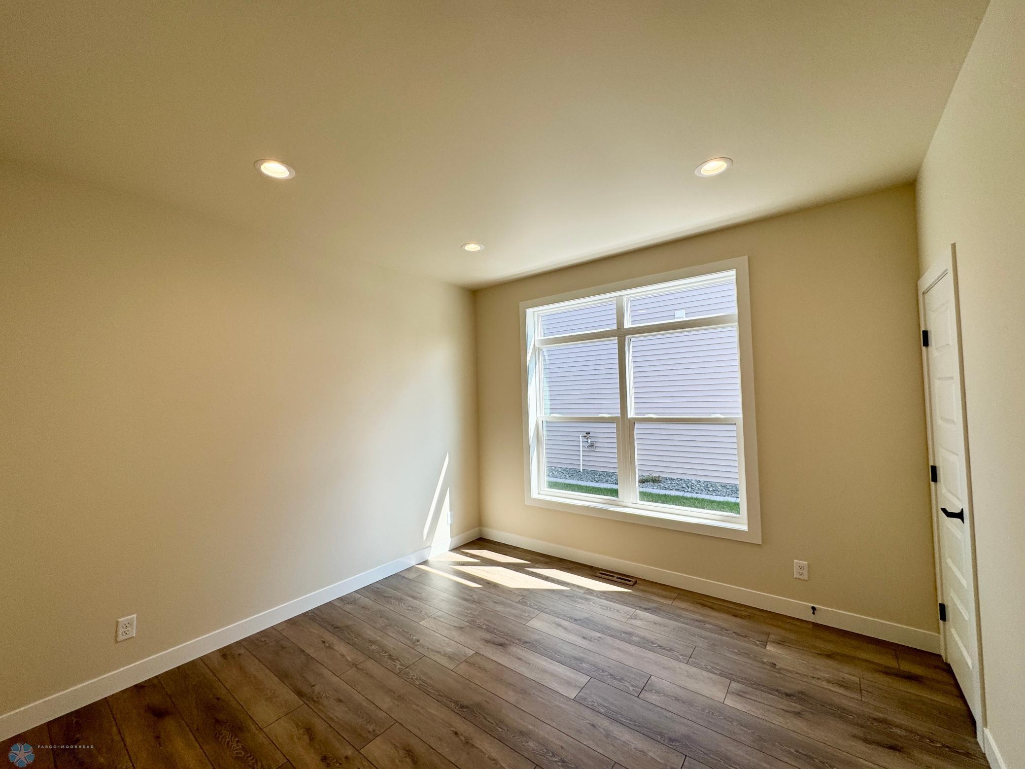 West Fargo, North Dakota 58078, United States, 3 Bedrooms Bedrooms, ,3 BathroomsBathrooms,Residential,Pending,49815