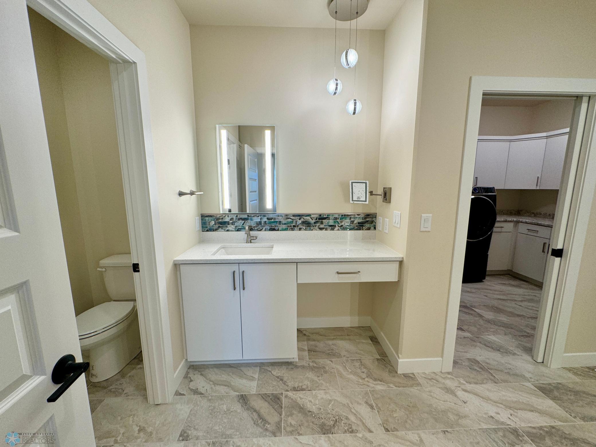 West Fargo, North Dakota 58078, United States, 3 Bedrooms Bedrooms, ,3 BathroomsBathrooms,Residential,Pending,49815