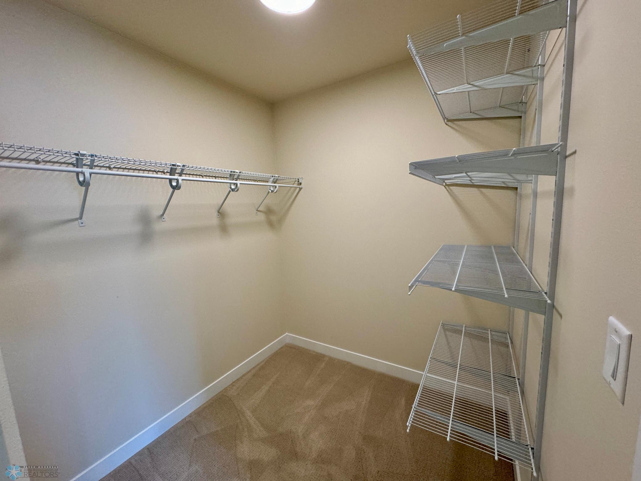 West Fargo, North Dakota 58078, United States, 3 Bedrooms Bedrooms, ,3 BathroomsBathrooms,Residential,Pending,49815