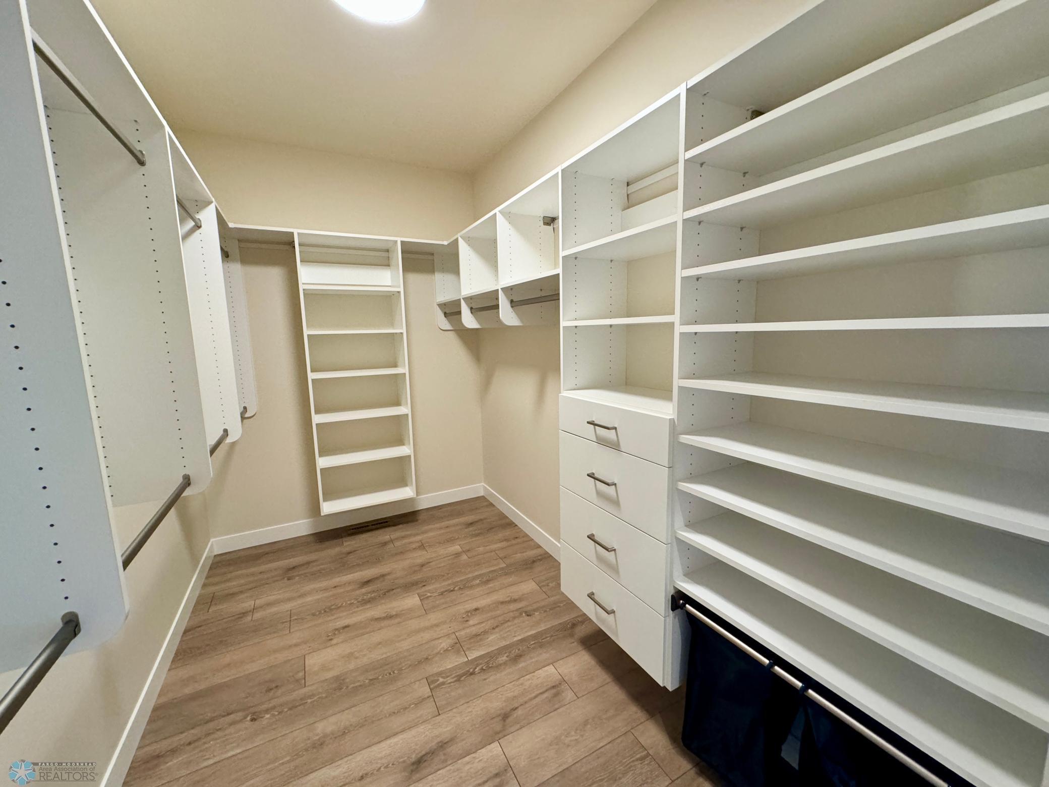 West Fargo, North Dakota 58078, United States, 3 Bedrooms Bedrooms, ,3 BathroomsBathrooms,Residential,Pending,49815