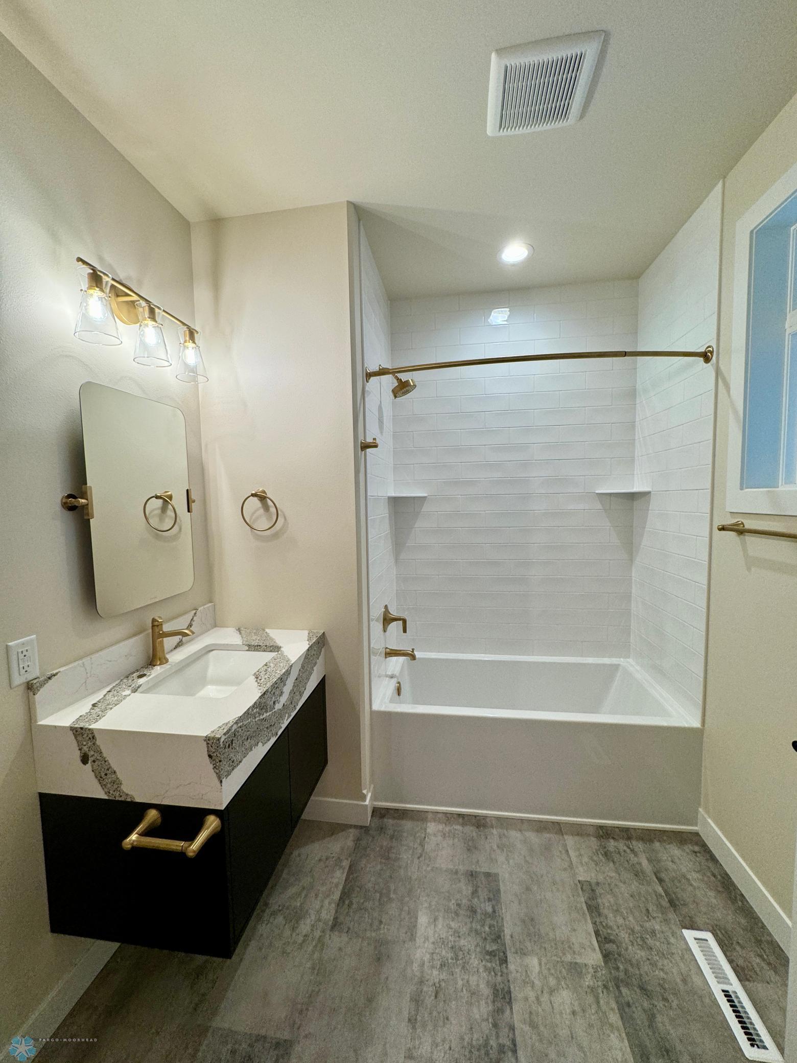 West Fargo, North Dakota 58078, United States, 3 Bedrooms Bedrooms, ,3 BathroomsBathrooms,Residential,Pending,49815