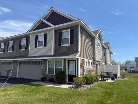 Townhouse For Sale - 7238 Dora Drive<br/> Anoka County, Hugo, MN 55038