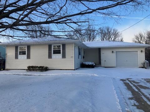 Homes For Sale - 235 9th Avenue<br/> Waseca County, Waseca, MN 56093