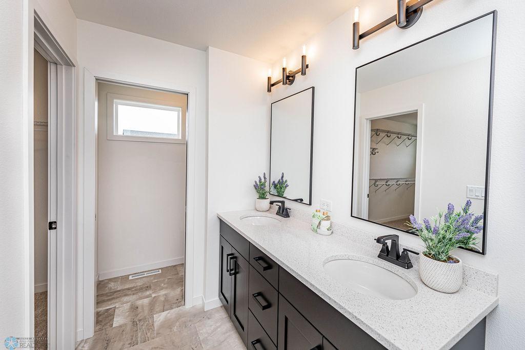 Horace, North Dakota 58047, United States, 4 Bedrooms Bedrooms, ,3 BathroomsBathrooms,Residential,Active,198275