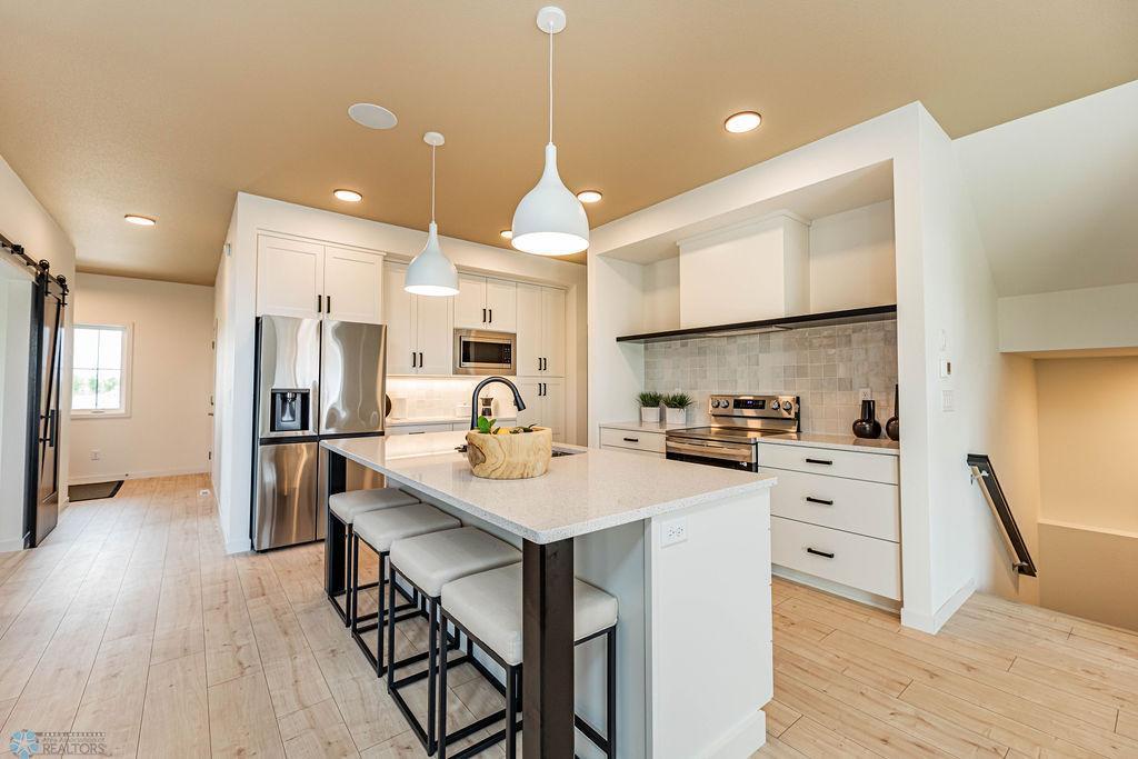 Horace, North Dakota 58047, United States, 4 Bedrooms Bedrooms, ,3 BathroomsBathrooms,Residential,Active,198275