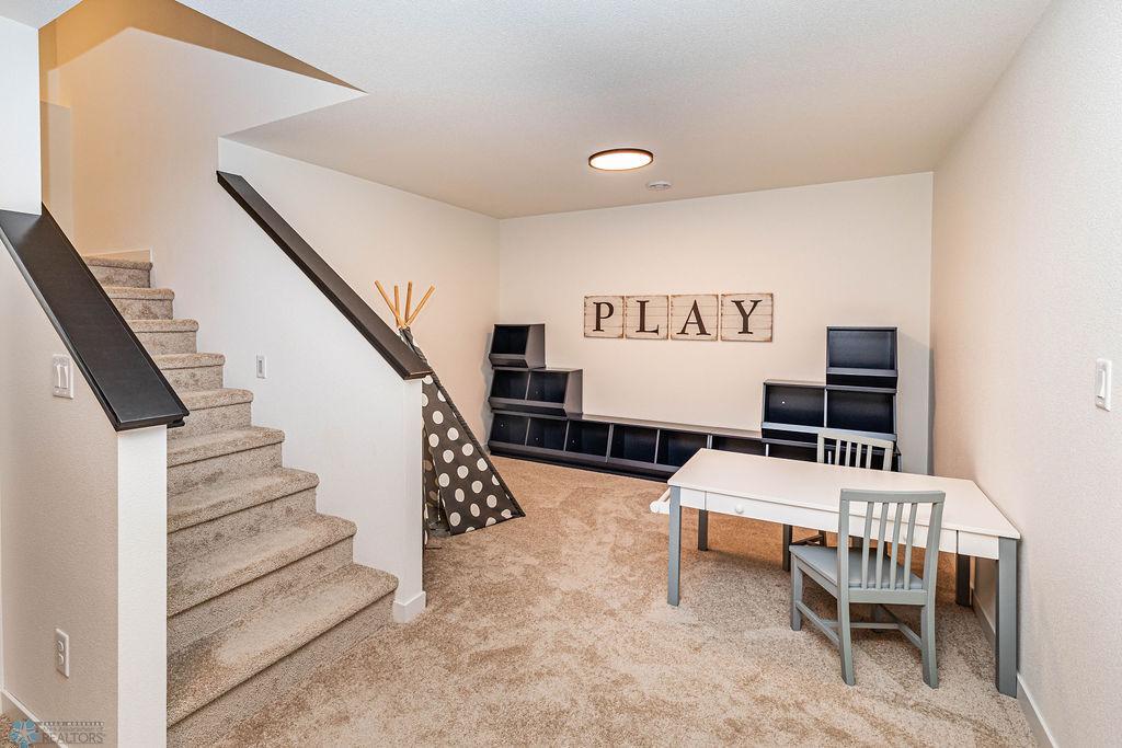 Horace, North Dakota 58047, United States, 4 Bedrooms Bedrooms, ,3 BathroomsBathrooms,Residential,Active,198275