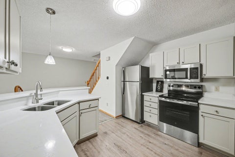 Townhouse For Sale - 12862 Echo Lane<br/> Dakota County, Saint Paul, MN 55124