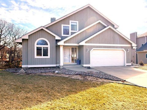 Homes For Sale - 2235 Baihly Hills Drive<br/> Rochester, MN 55902