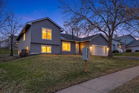 Homes For Sale - 1574 Lake Susan Hills Drive<br/> Carver County, Chanhassen, MN 55317