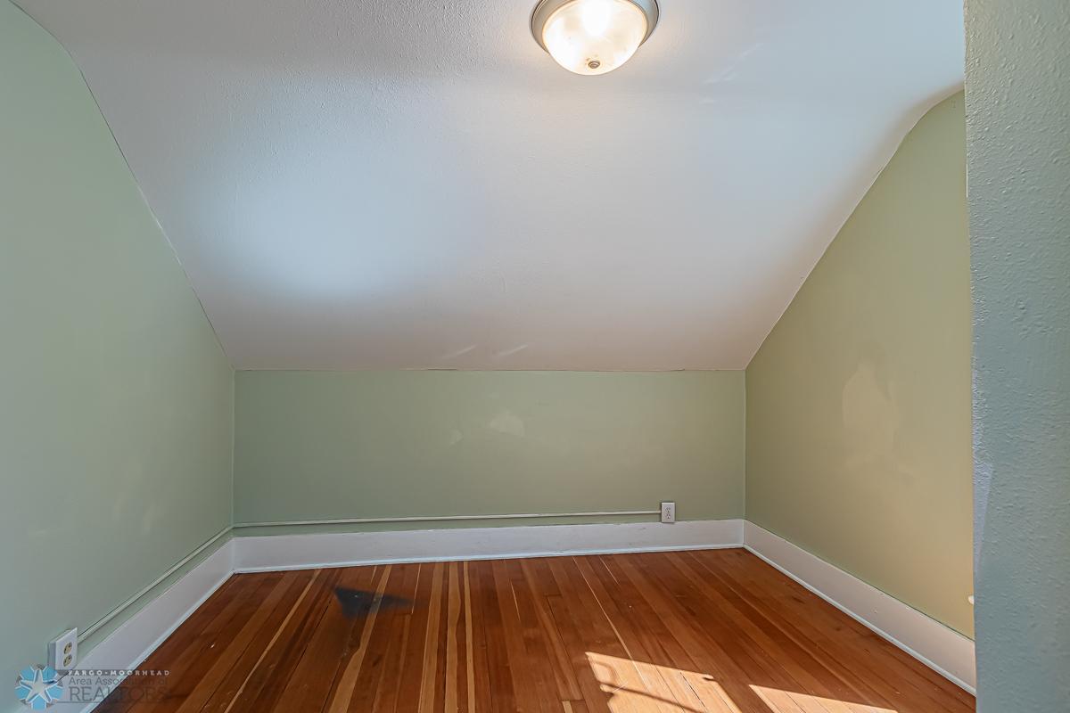 Moorhead, Minnesota 56560, United States, 4 Bedrooms Bedrooms, ,2 BathroomsBathrooms,Residential,Pending,55128