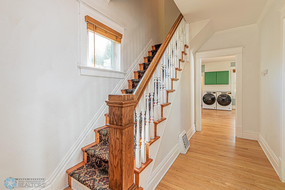 Moorhead, Minnesota 56560, United States, 4 Bedrooms Bedrooms, ,2 BathroomsBathrooms,Residential,Pending,55128