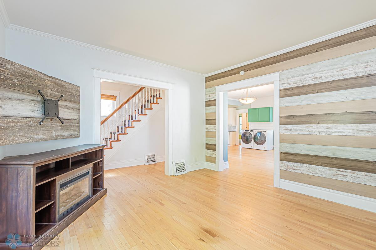 Moorhead, Minnesota 56560, United States, 4 Bedrooms Bedrooms, ,2 BathroomsBathrooms,Residential,Pending,55128