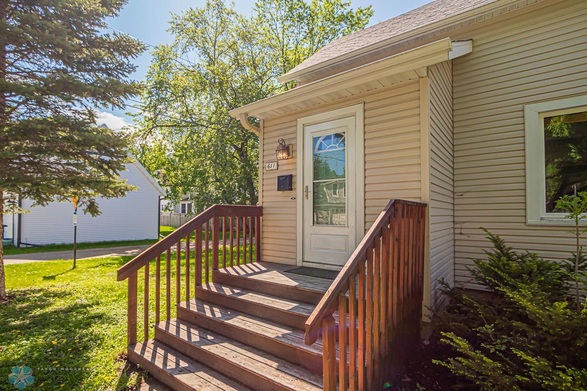 Moorhead, Minnesota 56560, United States, 4 Bedrooms Bedrooms, ,2 BathroomsBathrooms,Residential,Pending,55128