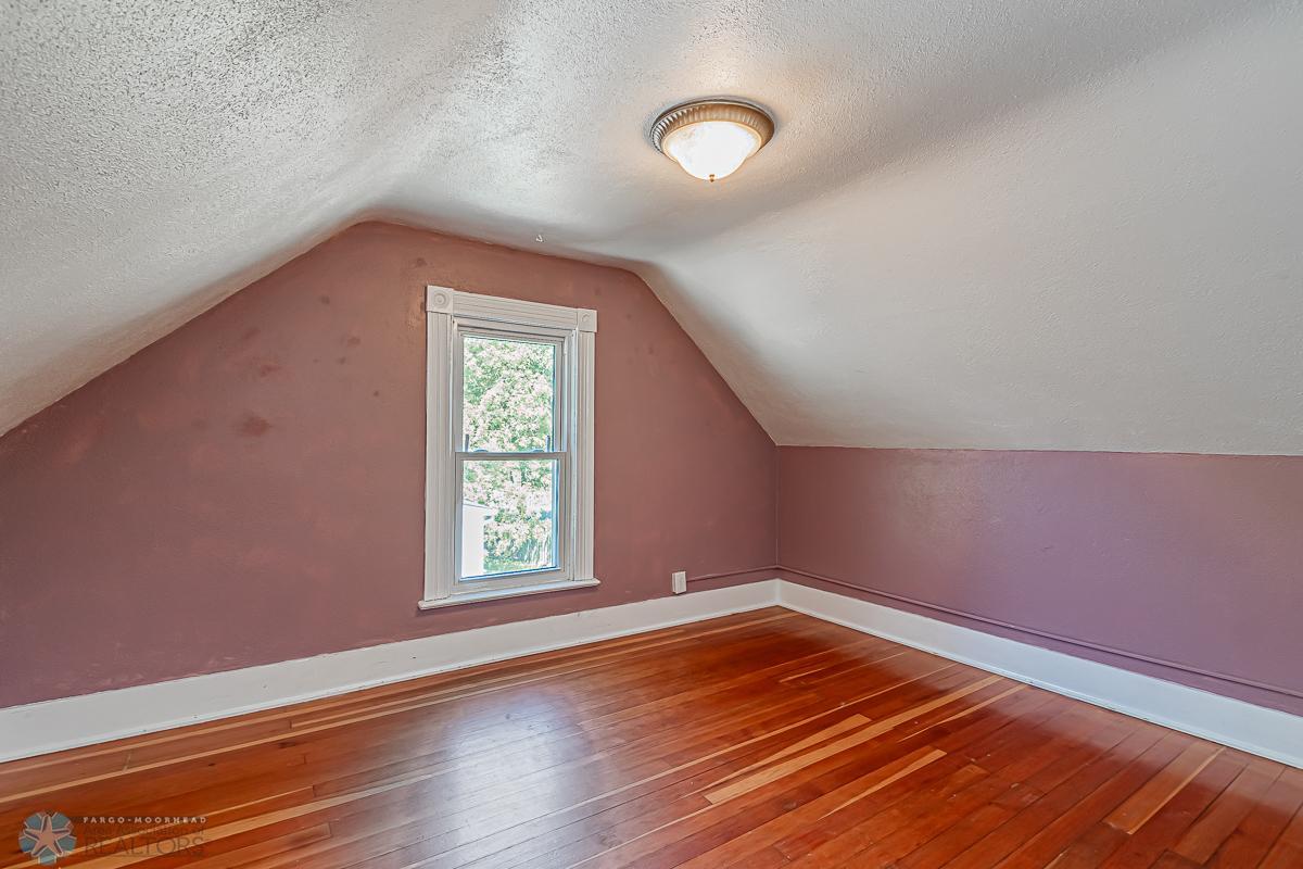 Moorhead, Minnesota 56560, United States, 4 Bedrooms Bedrooms, ,2 BathroomsBathrooms,Residential,Pending,55128