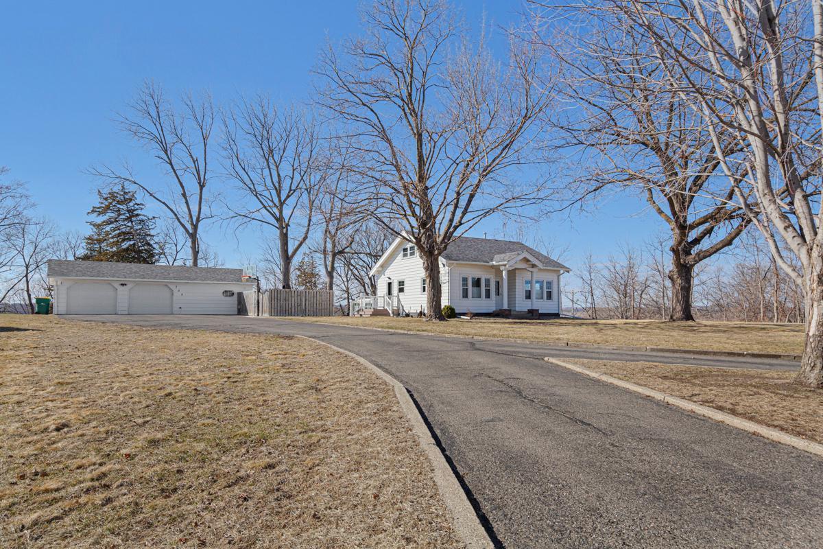 702 S 4th Street, Le Sueur, Minnesota image 3