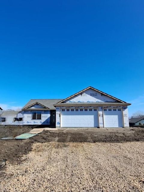 Homes For Sale - 805 11th Street<br/> Waseca County, Waseca, MN 56093