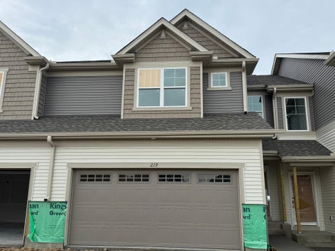 Townhouse For Sale - 219 Huntington Drive<br/> Waconia, MN 55387