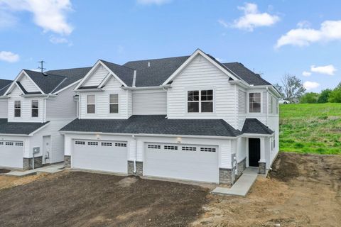 Townhouse For Sale - 196 Huntington Drive<br/> Waconia, MN 55387